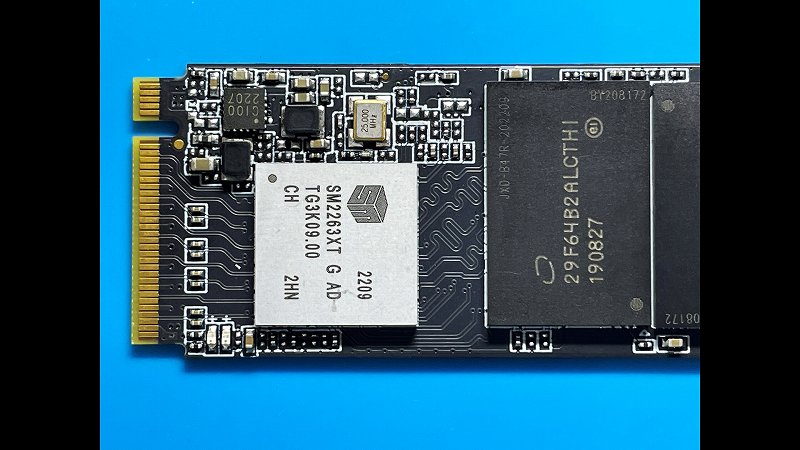 WALRAM NVMe SSD 256GB-② 実装チップ拡大
