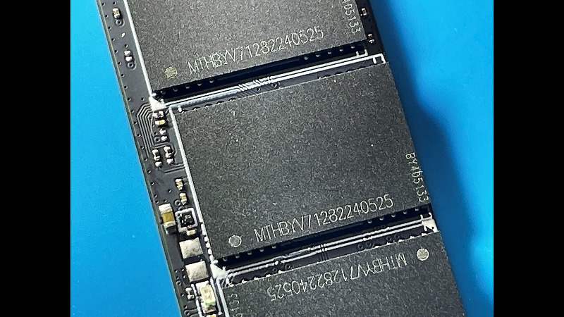 XrayDisk 512GB PRO NANDチップ拡大
